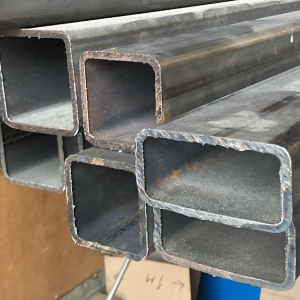 PUTKIPALKKI 80X40X3 MM SUORAKAIDE RHS